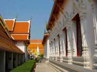 Exploring the Mystique of Wat Mahathat!🇹🇭