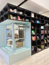 上海書城煥新歸來，猶如巨型水晶宮