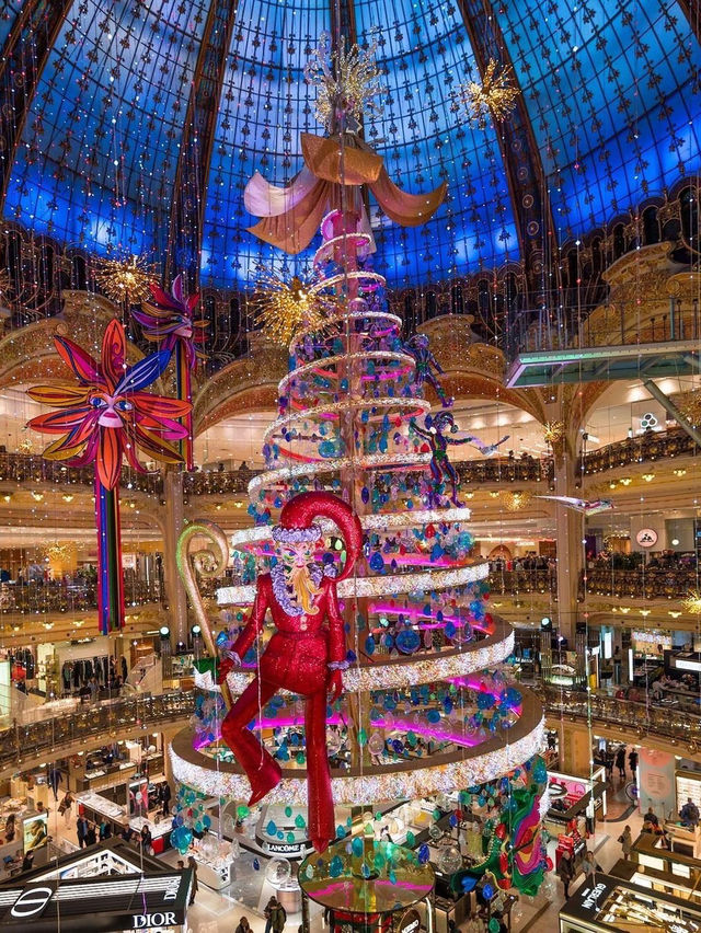 Parisian Christmas Magic Unveiled! 🎄❄️🇫🇷✨