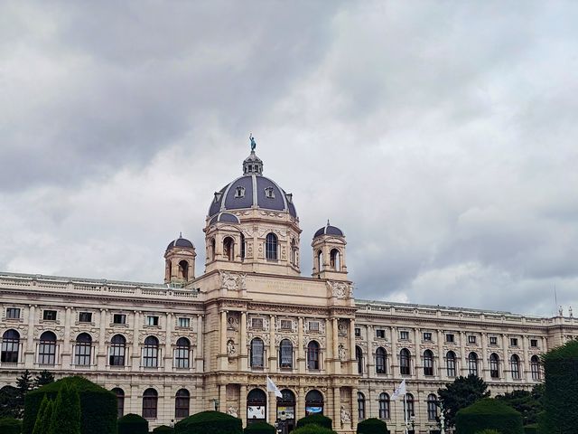 出差途經奧地利，花了三個小時快速的掃了一圈維也納的美景
