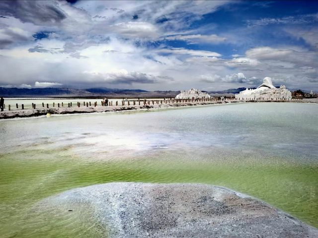 茶卡鹽湖:中國最美的鹽湖之一