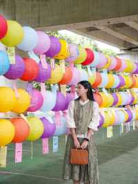 位於成都市區高架橋下的花市——三聖花市