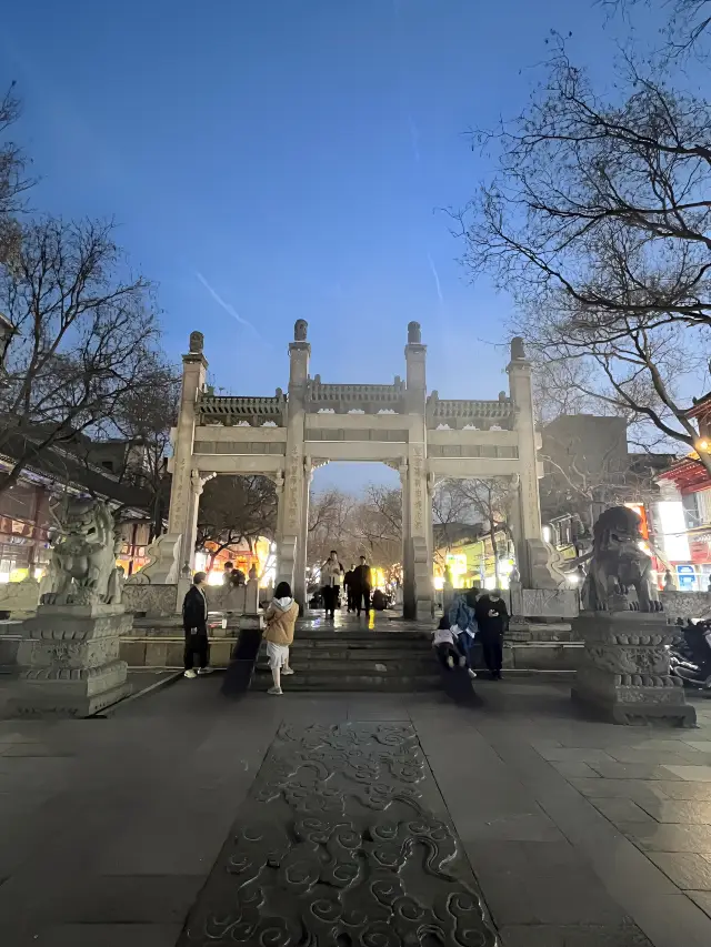 Xi'an Travel Guide | Muslim Street, a place brimming with the lively atmosphere of humanity, soothing to the commoner's heart