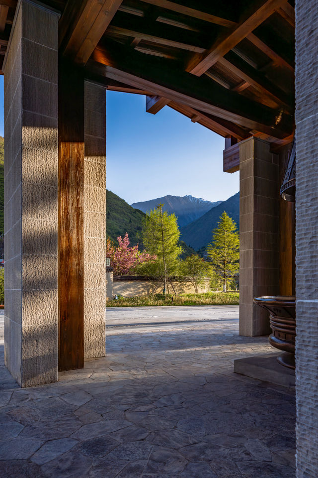 九寨溝｜住進風景裡，去雪山下度個假