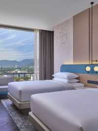 🌟 Penang's Luxe Stay: Marriott Gurney's Chic Comfort! 🌟