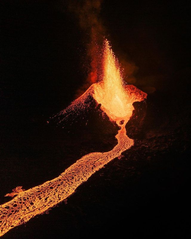 冰島探索雷克雅內斯火山之旅。