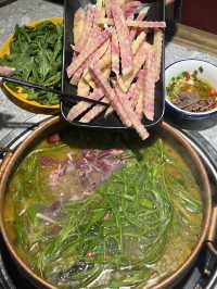 來麗江必食的酸湯牛肉火鍋!!!!
