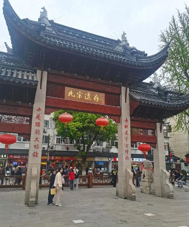 探秘上海七寶古鎮：穿越千年的文化韻味之旅。