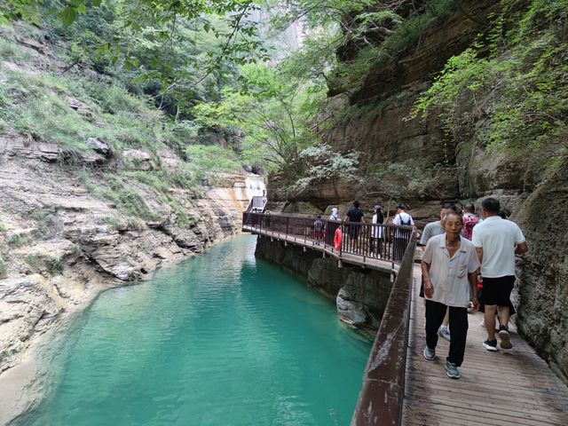 雲台山泉瀑峽。