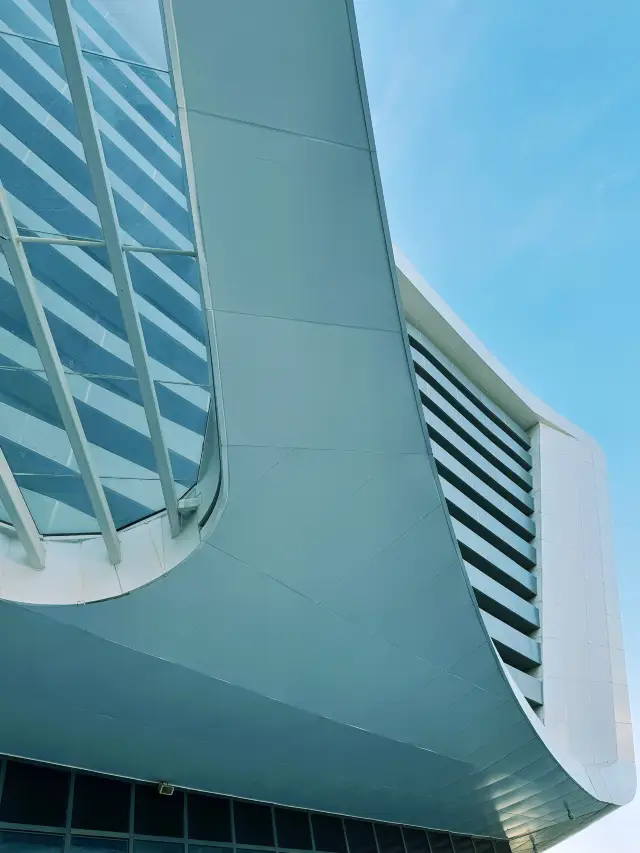 November, Heze East Station.