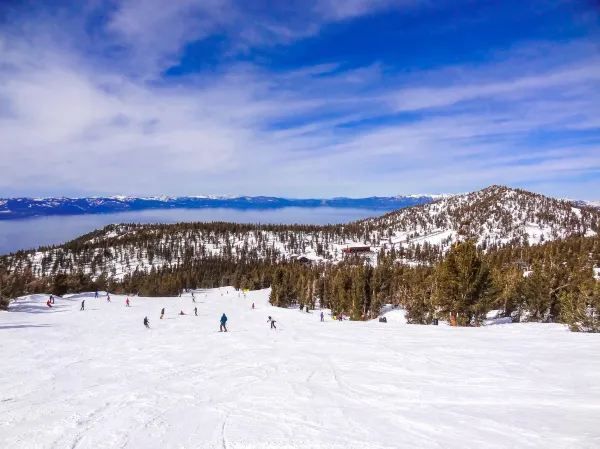 Experience the Best Lake Views at Heavenly Ski Resort in Lake Tahoe
