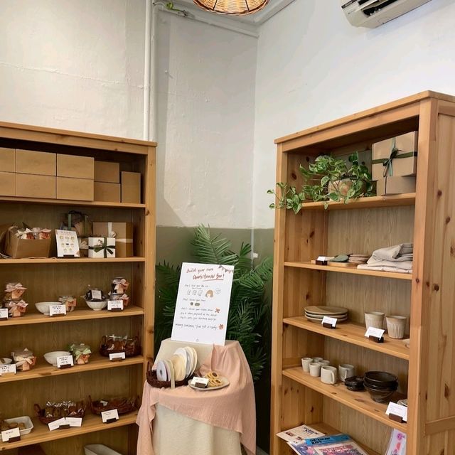 Neat spot for coffee & pastries