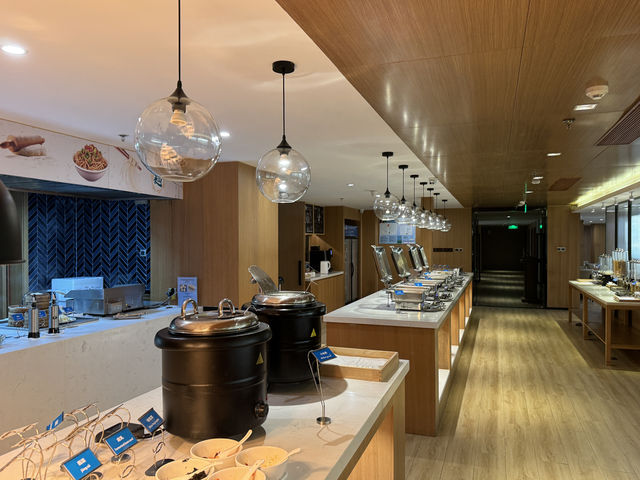 寧波｜萬楓酒店早餐比我想像中好一點，但好的不多…