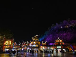 충칭 사람들은 모두 여기서 아이들과 산책합니다.