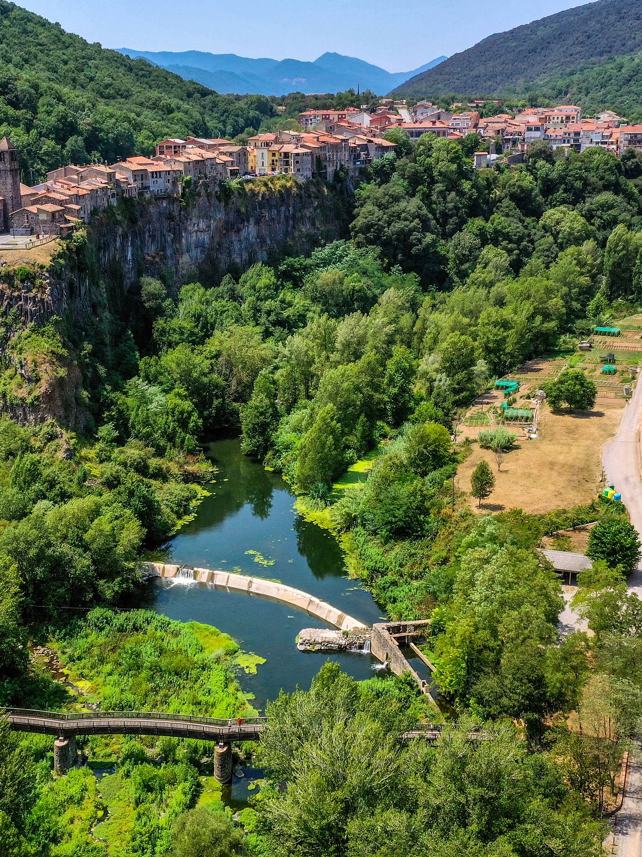 2-day tour of many European countries, don't miss the popular scenery
