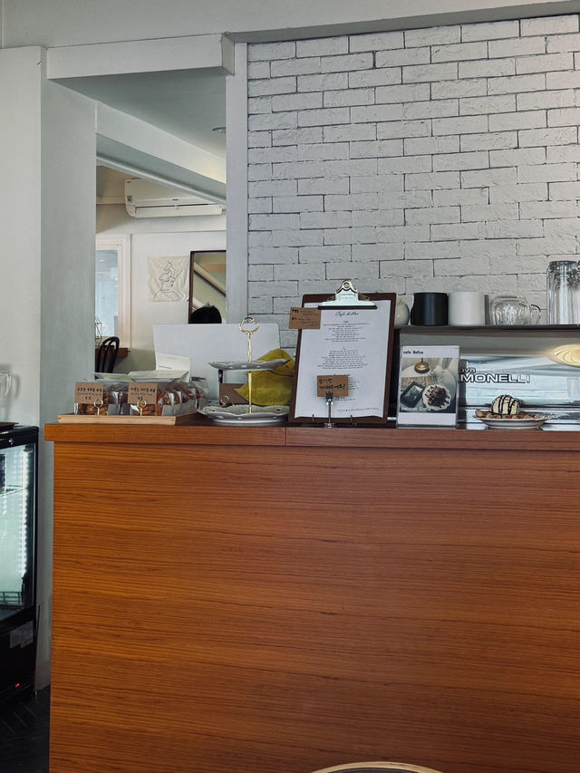 🇰🇷首爾漢南洞探店 | bellu:s咖啡廳，萌寵相伴的打卡聖地
