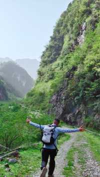 沙塵暴那天    我躲進了豐都夾壁山