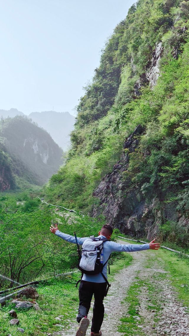 沙塵暴那天    我躲進了豐都夾壁山