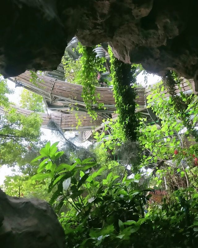 五一假期旅遊勝地之一《 杭州宋城》