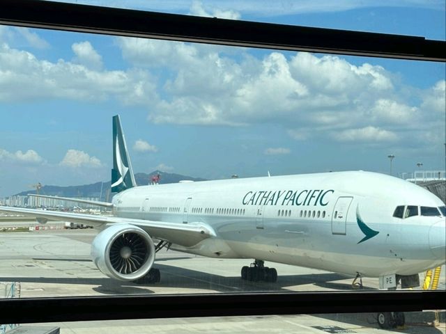 ✈️香港機場隱藏綠洲！國泰「玉衡堂」頭等艙貴賓室體驗｜淋浴+現煮雲吞麵+躺平區太絕了！