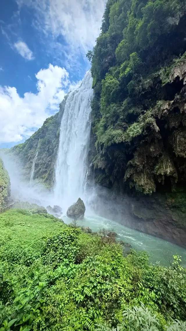 Malinghe Grand Canyon is absolutely stunning! I hereby unilaterally declare this the best scenic spot in Guizhou!