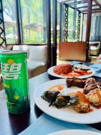 Sunny bites await at the lunch buffet!