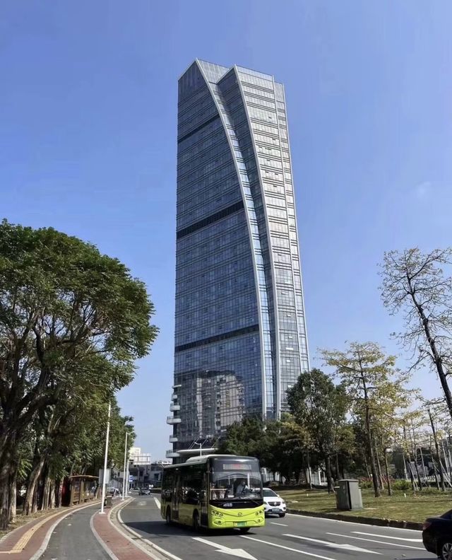 在中山！出門口就是岐江公園的民宿，被我找到了！