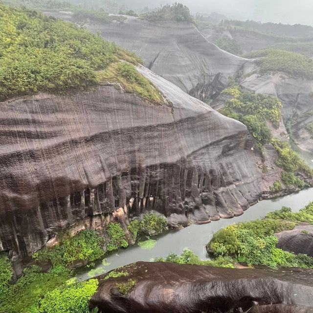 雲霧秘境莽山遊