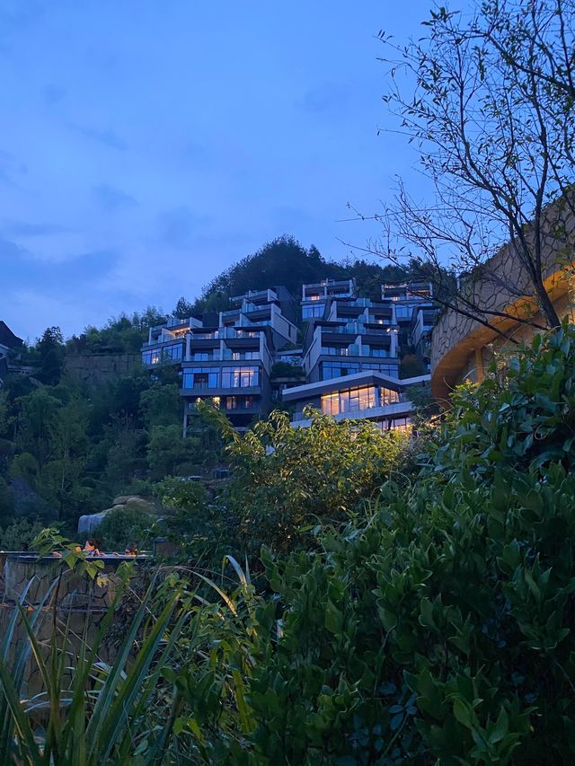 深谷秘境私湯溫泉峇里島式療癒秘境