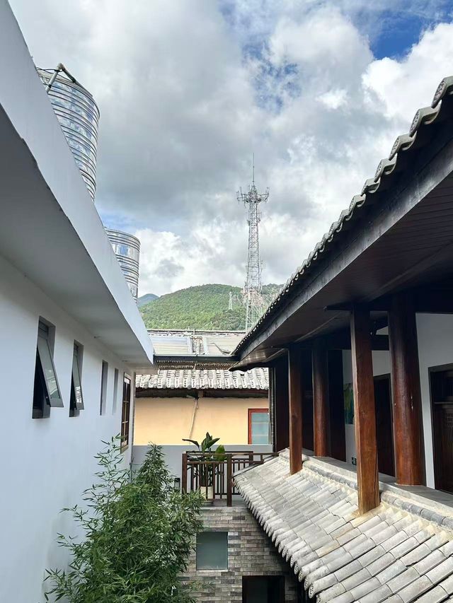 雲南麗江｜侘寂風設計師民宿與世隔絕的慢時光