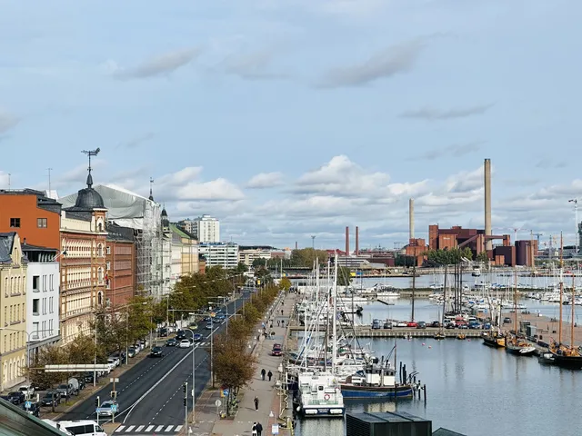 芬蘭赫爾辛基｜紅玫瑰與白玫瑰