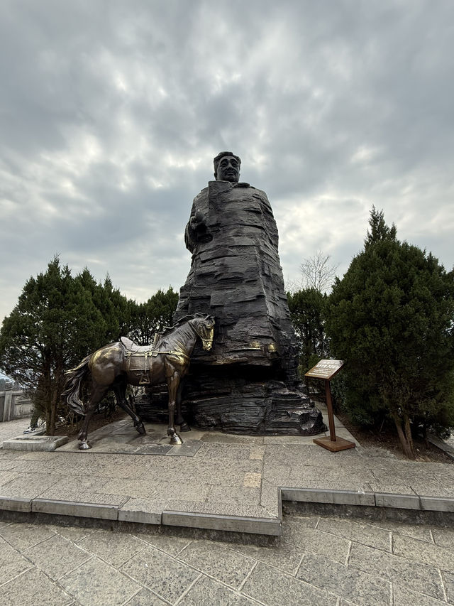 張家界 / 賀龍銅像 張家界 / 賀龍銅像