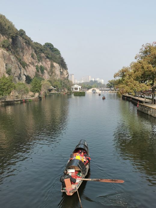 新定 東湖全集/東湖先生之半面 浙江省紹興市】東湖風景區自駕遊攻略。｜Trip.com 紹興