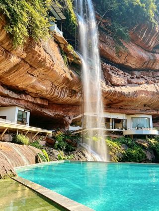 Cliffside infinity pool + cave rooms | The ultimate photogenic guesthouse in Chishui