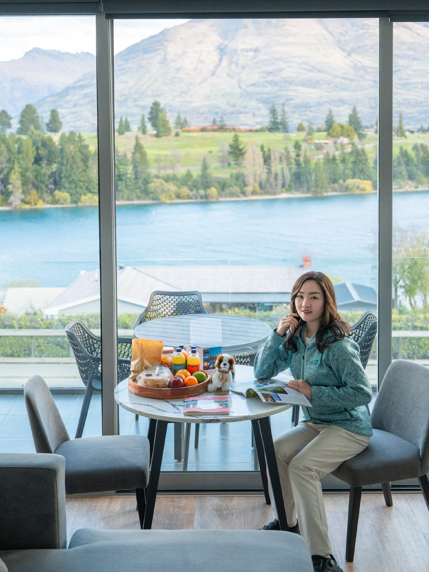 พักผ่อนริมทะเลสาบสุดชิลล์ในควีนส์ทาวน์ นิวซีแลนด์ | Swiss-Belsuites Pounamu Queenstown