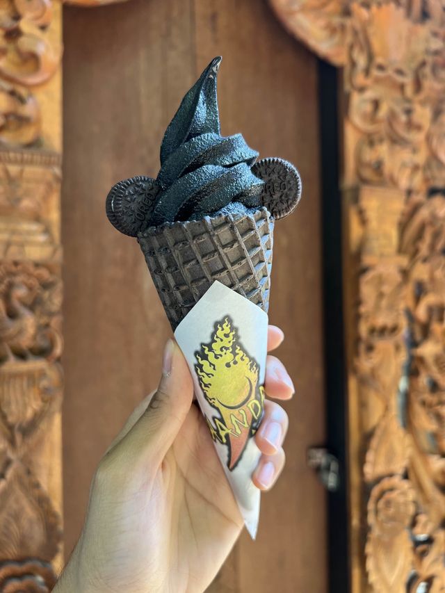 เที่ยวพิพิธภัณฑ์บ้านดำ ศิลปินแห่งชาติ