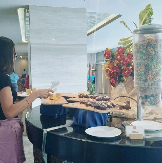 SAVOY CAFE: REMARKABLE BREAKFAST BUFFET