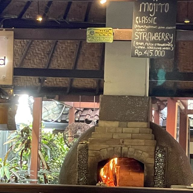 烏瑪Pizza ，位於逼斯麥街的平價窯烤手工Pizza