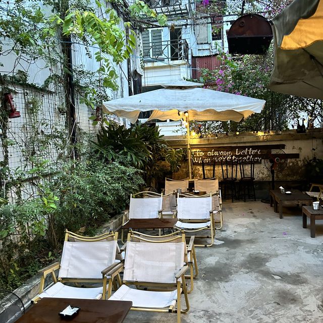 ☕ Hidden Alley คาเฟ่ ฮานอย 🥐🥨 
