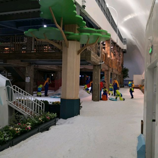 深圳觀瀾都有得玩雪 卡魯冰雪世界