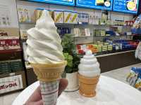 北海道・札幌。昭和36年(1961年)創業『雪印パーラー 札幌本店』のソフトクリーム