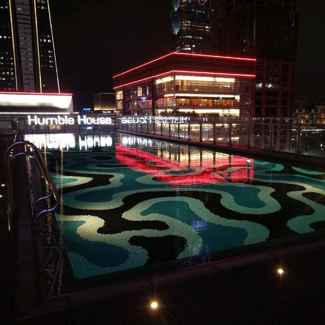 寒舍艾麗酒店絕美高空泳池