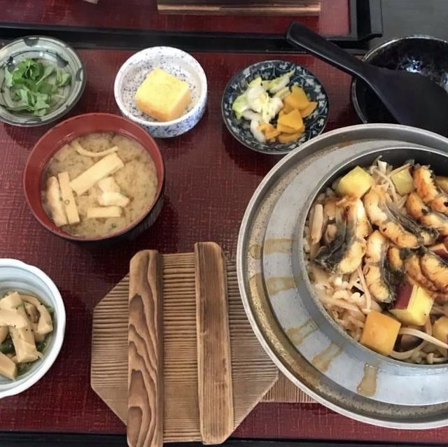 日本🇯🇵名物釜飯專門店👍🏻 居食屋 とりせい