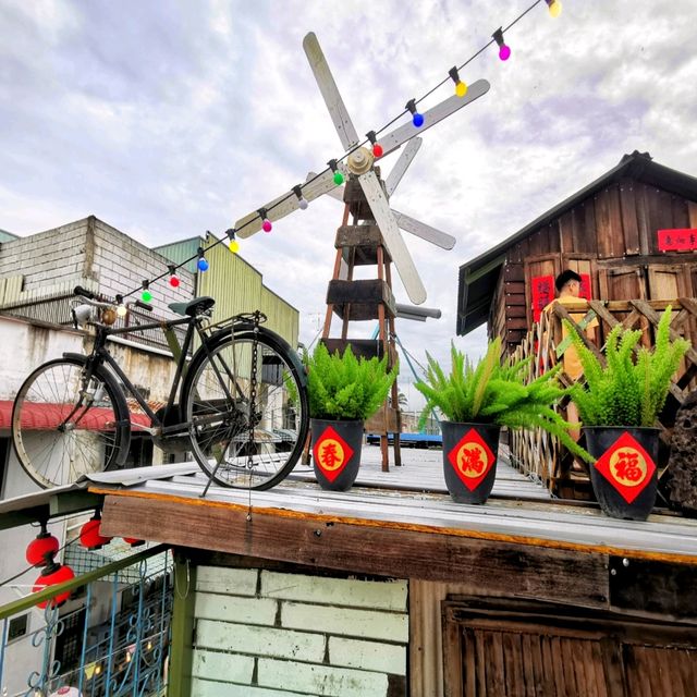 Vintage Hut at Parit Jawa!