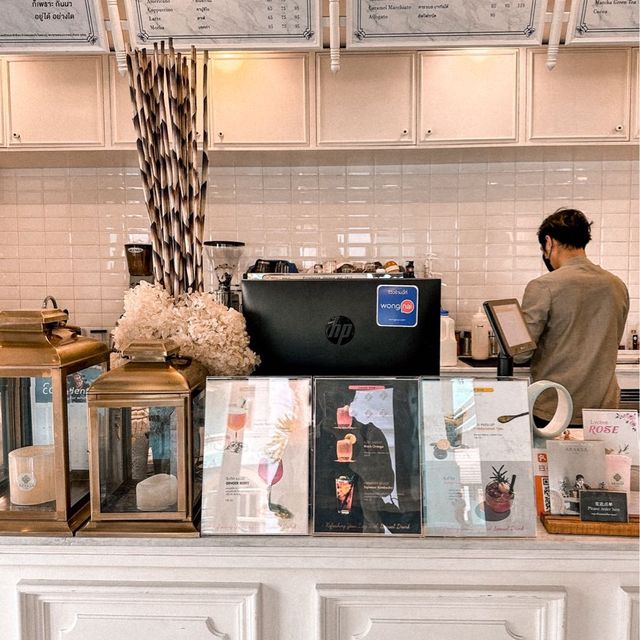 อารักษา คาเฟ่ ร้านกาแฟ ในวัดเจดีย์หลวง
