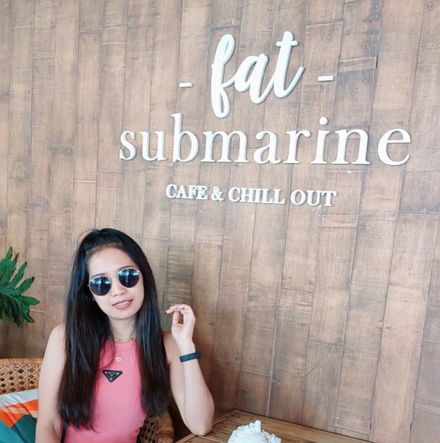 คาเฟ่ เกาะล้าน วิวหลักล้าน