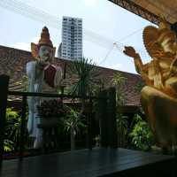 สักการะศาลพระพิฆเนศ อาเขตเชียงใหม่