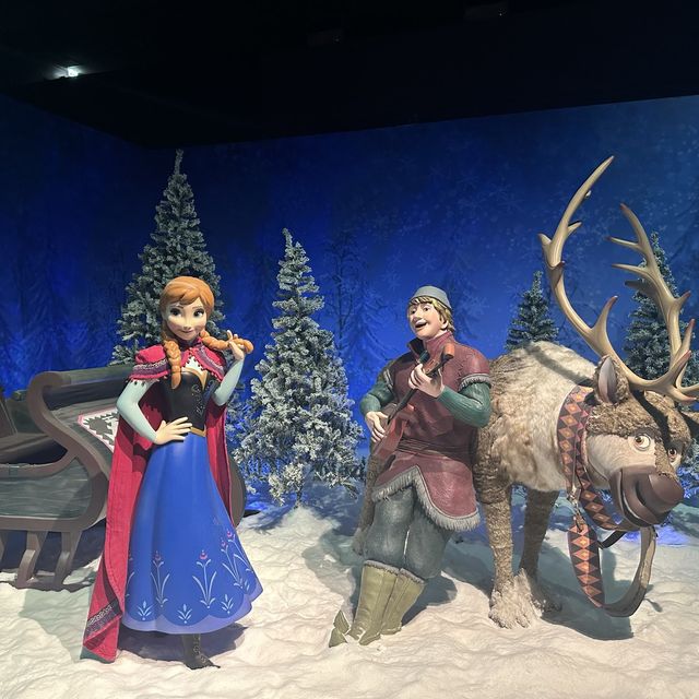 Frozen Exhibition at Disney100 Village 