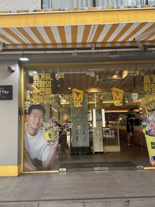 🇰🇷韓国 / ソウル コンデエリア🎖️BIG sizeのドリンクカフェ💛メガコーヒー