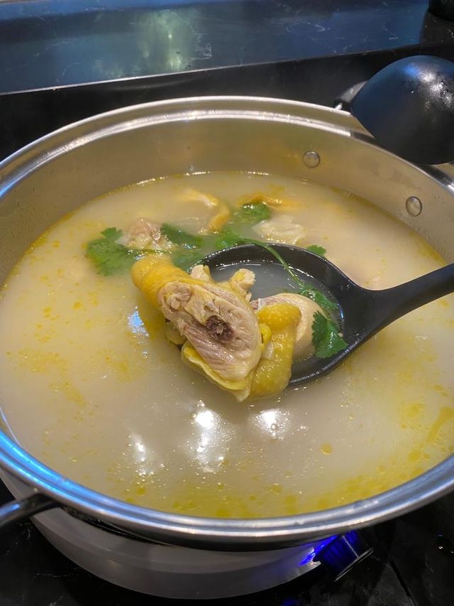 🐥雲吞雞煲放題🐚